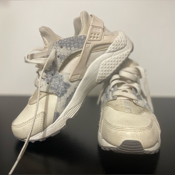 NIKE HUARACHES - Picture 3 of 4